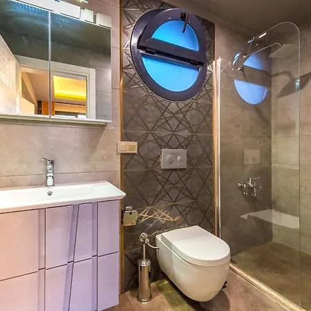 别墅 Sleeps 6 Pool Air Con Wifi 厄吕代尼兹