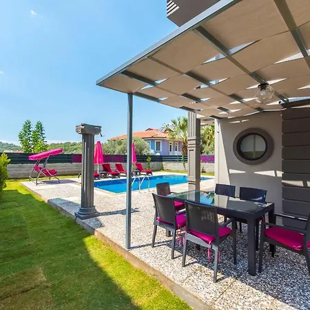 Sleeps 6 Pool Air Con Wifi Villa *