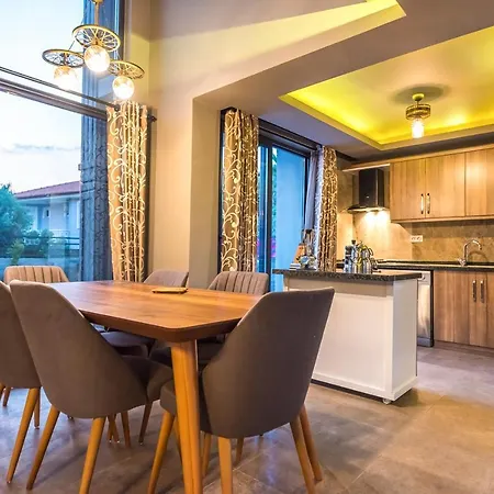 Sleeps 6 Pool Air Con Wifi Villa *